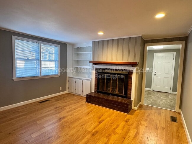 Building Photo - 325 Jones Franklin Rd