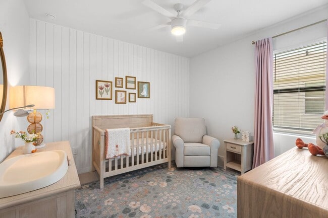 Building Photo - 5892 SE Sky Blue Cir