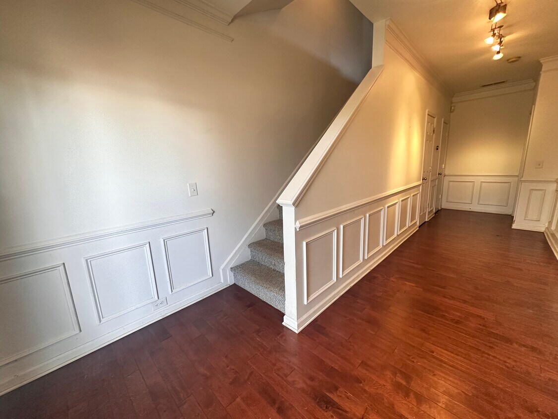 Foto principal - 307 Savoy Ct