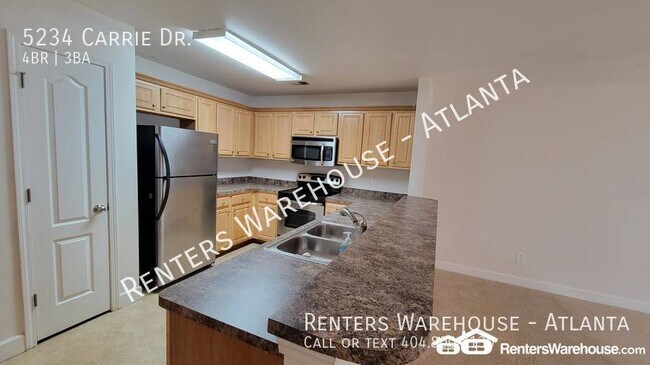 Building Photo - Spacious 4 Bedroom Townhome in Morrow