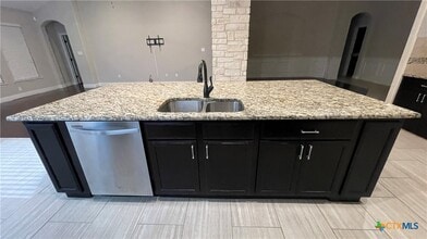 Building Photo - 6201 Morganite Ln