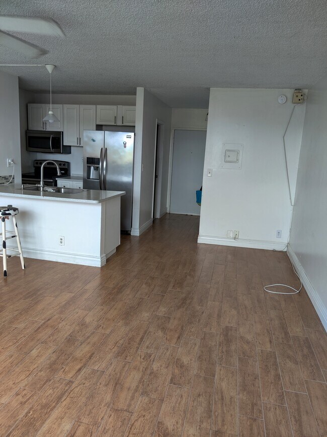 Foto del edificio - 2501 Riverside Dr