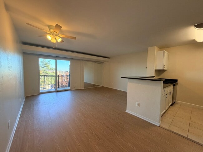 Building Photo - 75 S Reynolds St