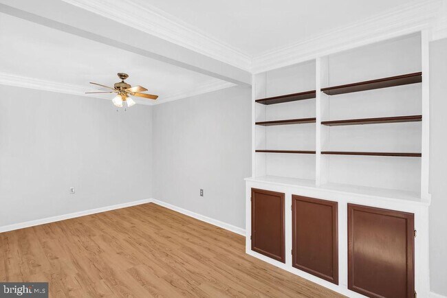 Building Photo - 7433 Rokeby Dr