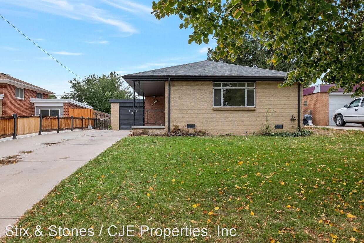 Foto principal - 4 br, 2 bath House - 2348 Oswego St