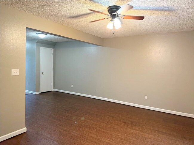Foto del edificio - 207 White Oak Dr NE