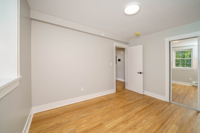 Building Photo - 129 Sherman St