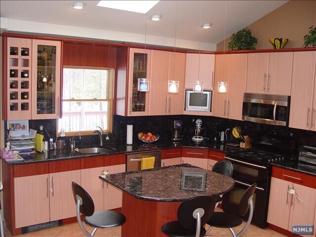Building Photo - 14 Jonquil Ct