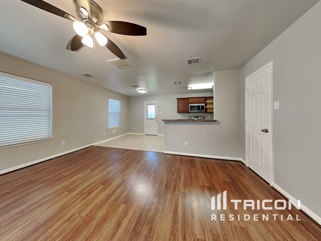 Building Photo - 6714 Clover Walk Ln