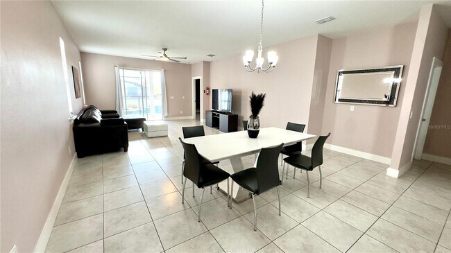 Building Photo - 1131 Arisha Dr