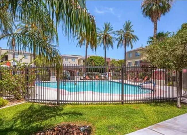 Building Photo - 3302 N 7th St