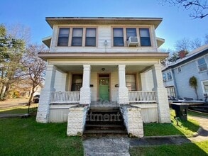 Building Photo - 1101 College St