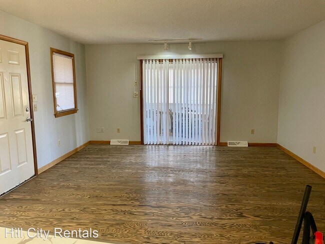 Building Photo - 3 br, 2 bath House - 930 Grand Arbre Drive