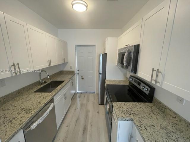 Foto del edificio - 2380 NW 102nd St