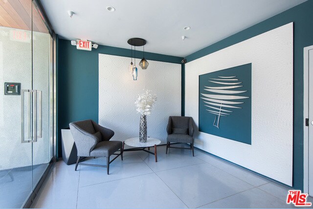 Foto del edificio - 131 S Maple Dr