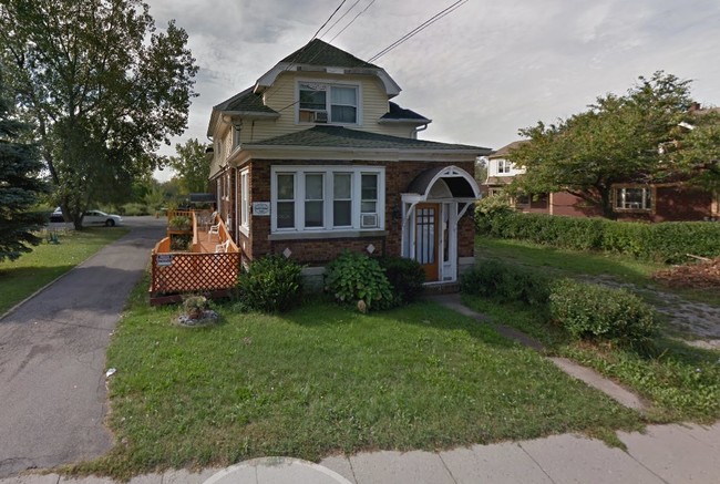 1331 Walden Ave Buffalo Ny 14211 Townhouse For Rent In Buffalo