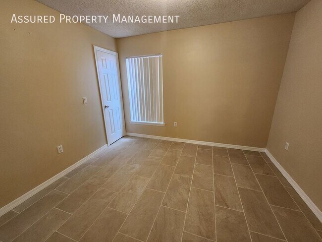 Building Photo - 6913 Long Needle Ct