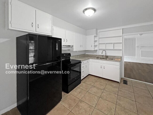 Foto del edificio - 236 13th Ave NW