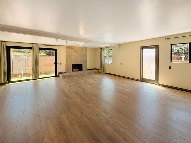 Foto del edificio - Spacious 4BR/2BA Home in Lemon Grove with ...