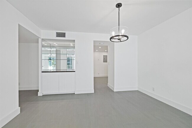Foto del edificio - 1360 S Ocean Blvd