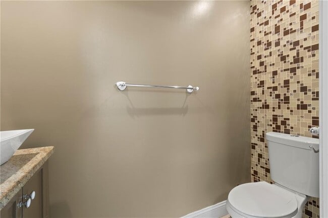 Building Photo - 102 Dixon St