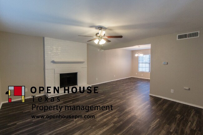 Building Photo - 4224 Huckleberry Dr, Fort Worth