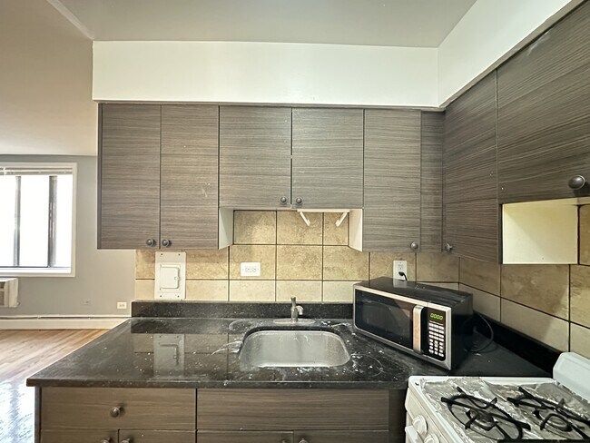 Foto del edificio - 1515 W Morse Ave