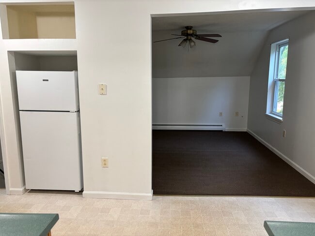 Building Photo - 53 N Elm St