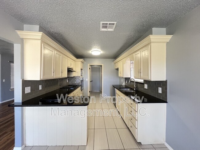 Building Photo - 10408 Blue Spruce Rd