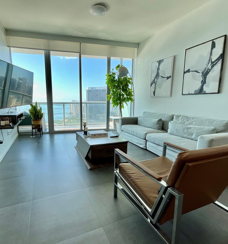 Primary Photo - 888 Biscayne Blvd