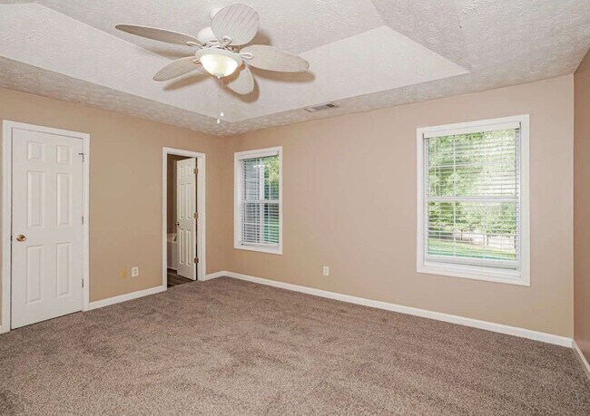 Building Photo - 75 Pebble Ridge Dr