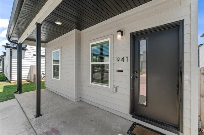 Foto del edificio - 941 Ventnor Ave