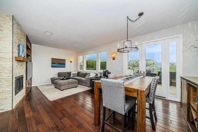 Building Photo - Breathtaking Oasis with Canyon Views, Pool...