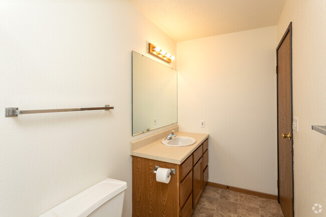 2HAB, 1BA - 875 ft² - Southview Apartments I & II