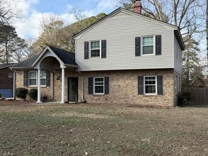 Building Photo - 1204 Rodgers Dr