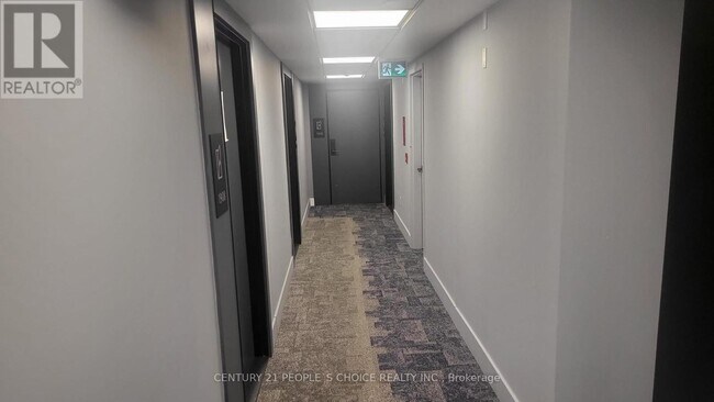 Photo du bâtiment - 4130-4130 Parkside Village Dr