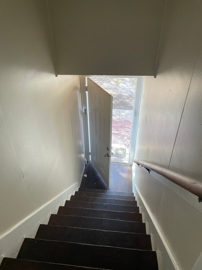 Foyer - 428 S Texas Ave