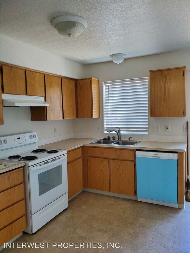 Foto del edificio - 520 NE 128th Ave