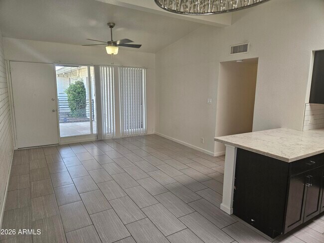 Foto del edificio - 2340 N 46th St