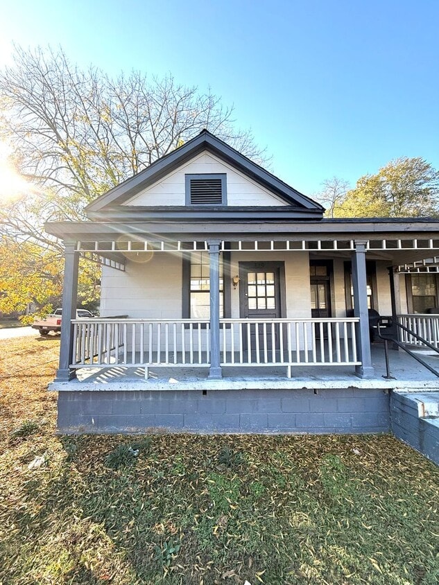 Primary Photo - **1 Bed 1 Bath Duplex Rent Ready** Call our self-showing number to schedule a tour 334-366-9198 (...