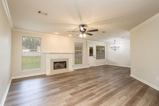 Foto del edificio - 23 Pamela Ln