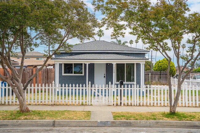 frente de casa - 1088 S Main St