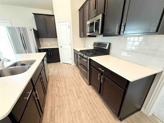 Foto del edificio - 301 Bright Star Ln