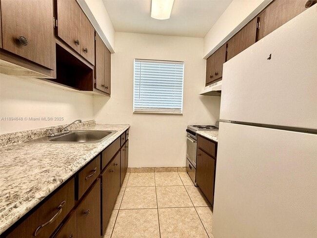Foto del edificio - 206 SE 9th Ct