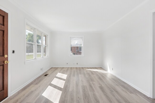 Foto del edificio - 3124 Cloverwood Dr