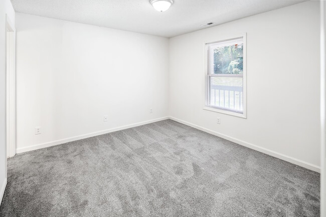 Building Photo - Huntersville Commons