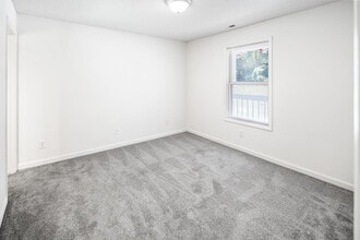 Building Photo - Huntersville Commons