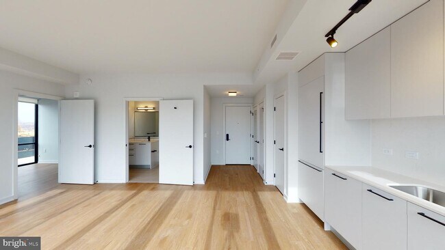 Building Photo - 1625 Eckington Pl NE
