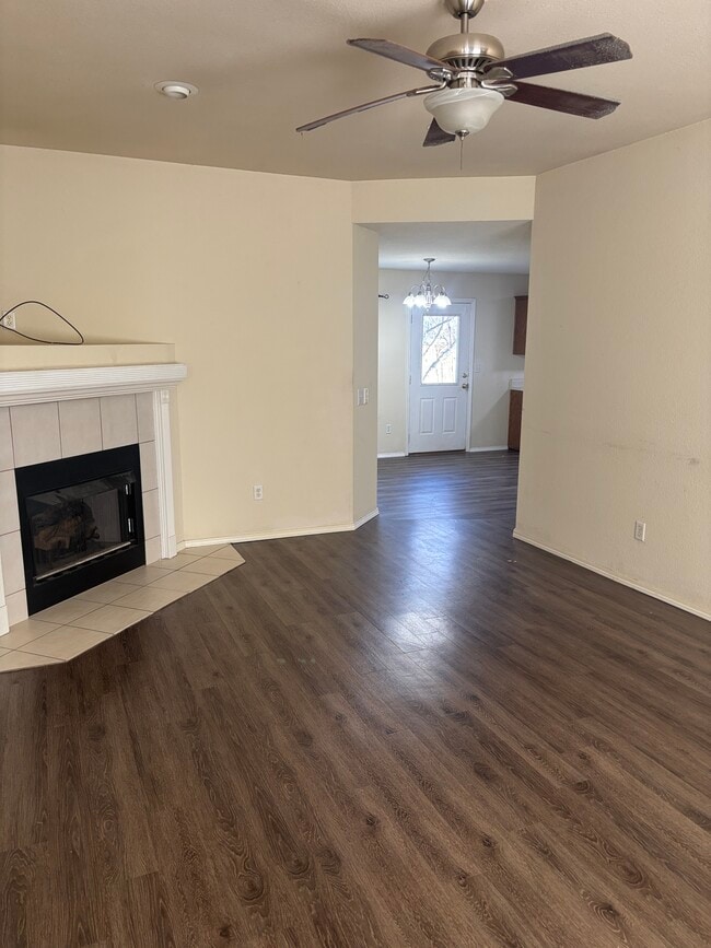 Building Photo - 600 Woods Dr