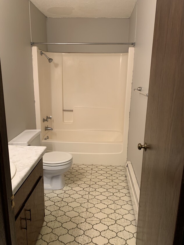 Foto principal - 1005 16th St NE #2